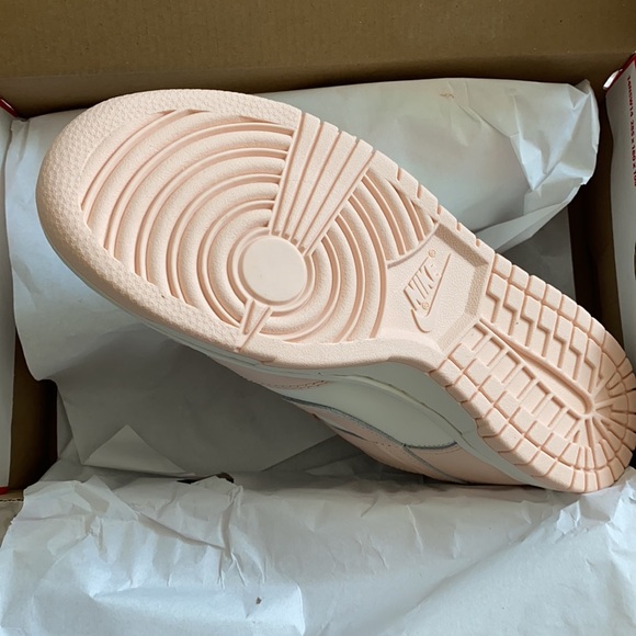 NIKE DUNK LOW • Orange Pearl - Picture 4 of 6